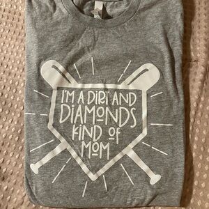 Baseball mom Gray Short Sleeve Tee with Graphic Design BN sz med